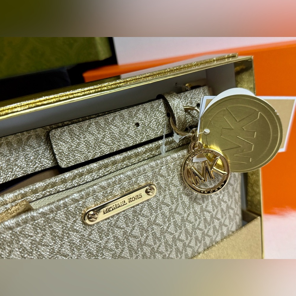 ๐MICHAEL KORS w/Box 2Gold Tone Logo Design W/Gold Hardware S/M - Picture 14 of 17